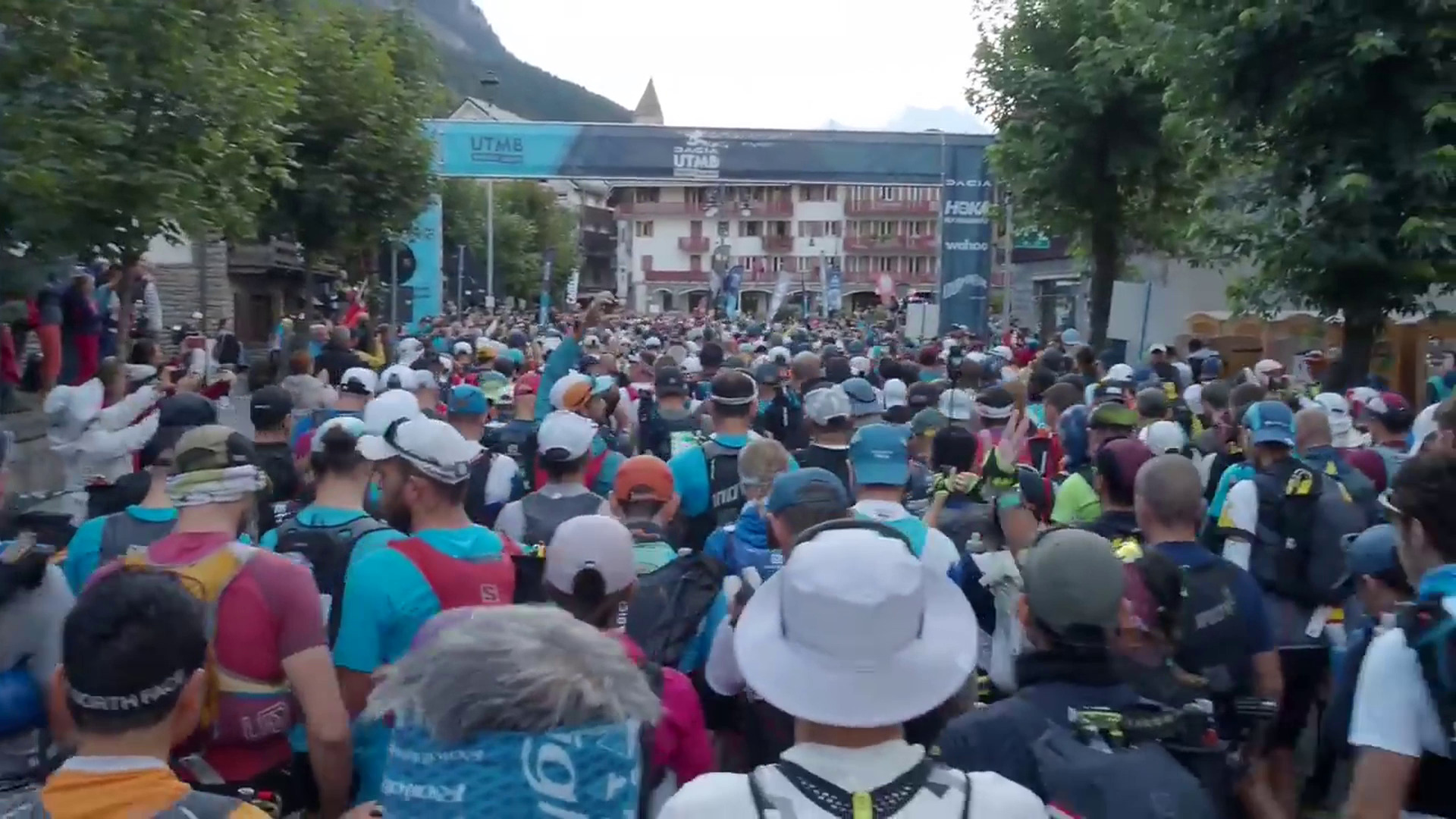 utmb ccc start line single-use plastic waste